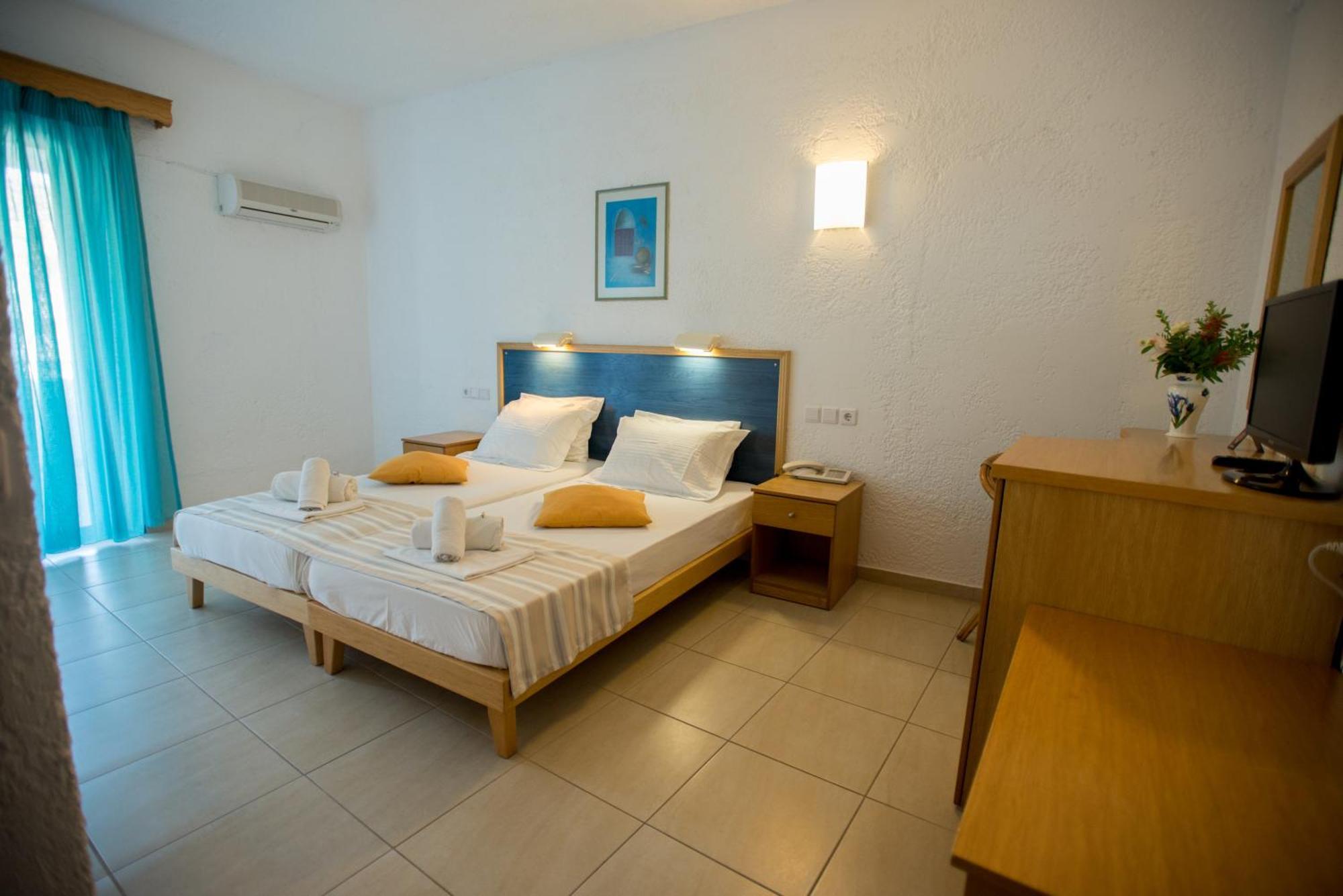 Neos Ikaros Hotel Agia Galini  Ngoại thất bức ảnh
